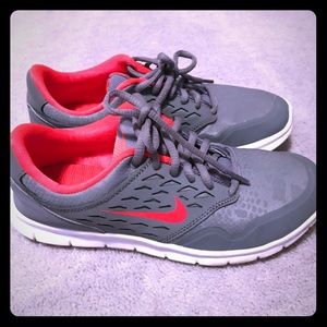 Nike Tennis Shoes 6.5